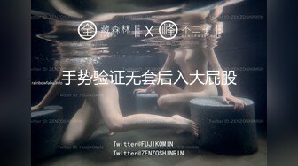 【瑜伽教练】极品小姐姐居家锻炼，裸体演示各种高难度动作，美轮美奂全网独一份