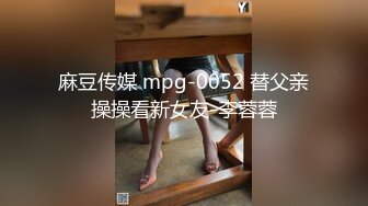 [MP4/ 1.07G]&nbsp;&nbsp; 婴儿肥美乳骚女3P两大汉爆操双屌左右开弓一起舔，插嘴扣穴轮番上，好舒服好喜欢，双男轮流操