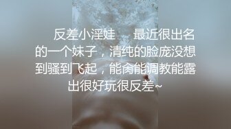 童颜大奶风骚迷人情趣诱惑，渣女纹身全程露脸全裸自慰骚穴