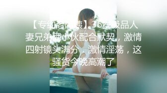 紫色头发的靓丽型小美女