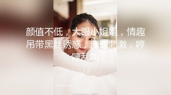 淫乱的女生宿舍，男女激情啪啪旁边还有小哥靓妹观战，全程露脸淫声荡语不断，场面淫乱刺激各种姿势抽插爆草