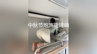 家庭摄像头偷拍离异女子寂寞难耐边和儿子聊天边自慰对白清晰