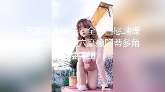 沙發爆操穿著艦娘海藍水手制服裝的美少女，胯下含屌後不停抽插到聽見她嫵媚呻吟…