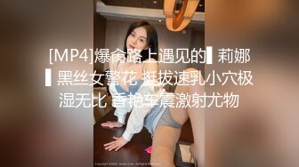 人美白裙甜美妹子