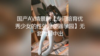 专找阿姨玩小伙特殊癖好钟爱熟女，被两小伙各种摸，转战到床上抬腿侧入，上位骑乘前后蠕动