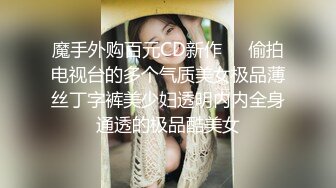 单手开车继续给美女护士核酸