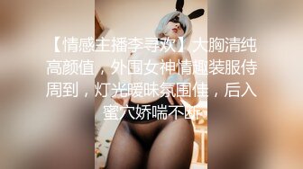 丰乳肥臀肉感美女全裸自慰，多毛粉穴，翘起美臀又大又圆，摇摆抖动，特写刮毛淫骚