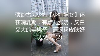 跟阿姨在试衣间里偷情 真是刺激 阿姨不敢叫出声