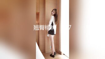 商城小吃店抄底漂亮少妇