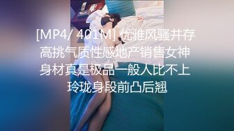 高颜值美女蓝色情趣肚兜单腿黑丝诱惑 一个跳蛋塞逼逼另一个震动自慰厕所尿尿 很是诱惑喜欢不要错过