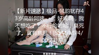 上海车展色色的摄影师各种角度 捕捉身材火爆的美女模特各种不经意间的走光 (1)