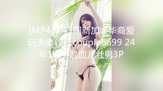 超肥、大奶重型坦克女,长相还挺可爱,椰子奶掏出来自己揉,这身体太油腻了