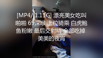 好久不见的颜值妹子和胖男无套啪啪，深喉怼嘴，多姿势入穴，逼逼超粉嫩